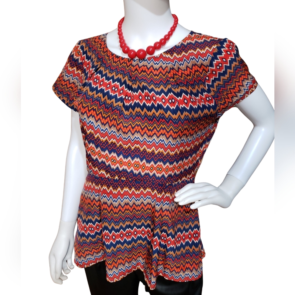 Paraella Womens Size Large Peplum blouse Aztec Print Buttons on Back